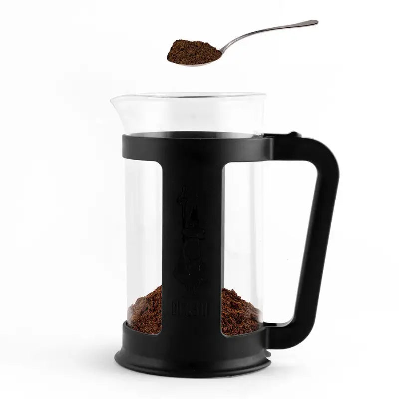 Prensa francesa Bialetti Smart negra con jarra de vidrio, émbolo y café en el interior
