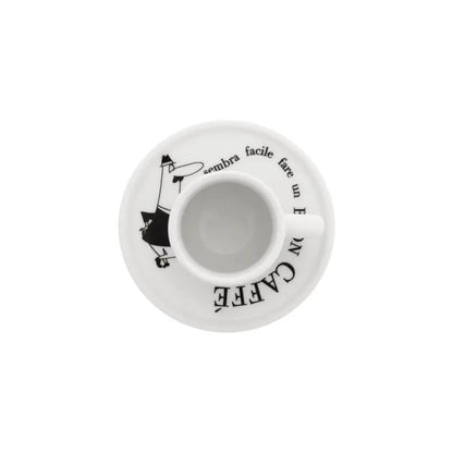 Detalle plato y taza moka por dentro, blanco, con figuras y texto en negro