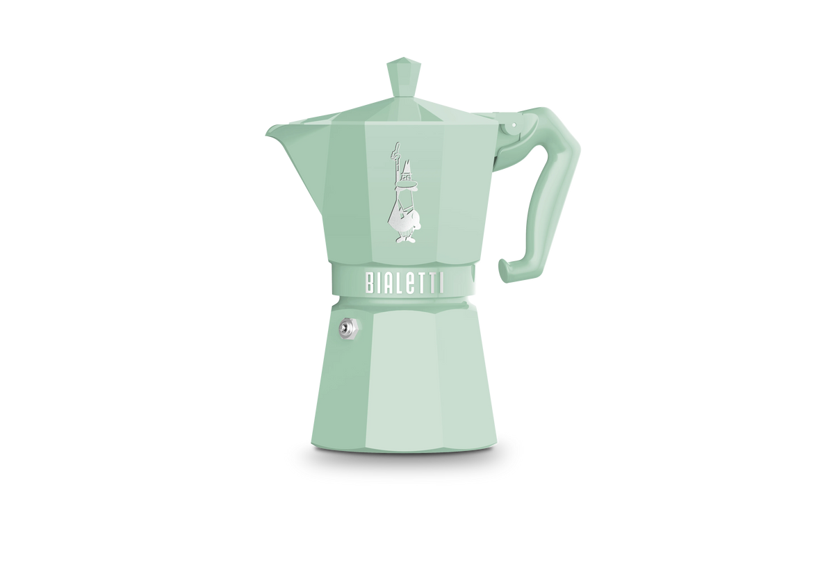 Cafetera moka Bialetti verde claro con asa y tapa superior.