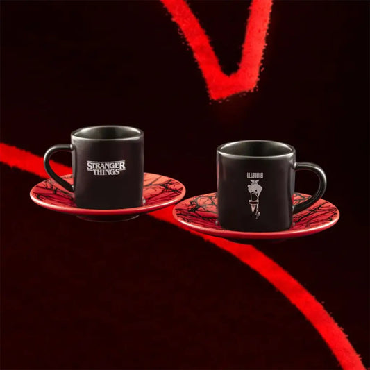 Set de 2 tazas de cerámica oscuras con asa y platillos rojos, diseño Stranger Things